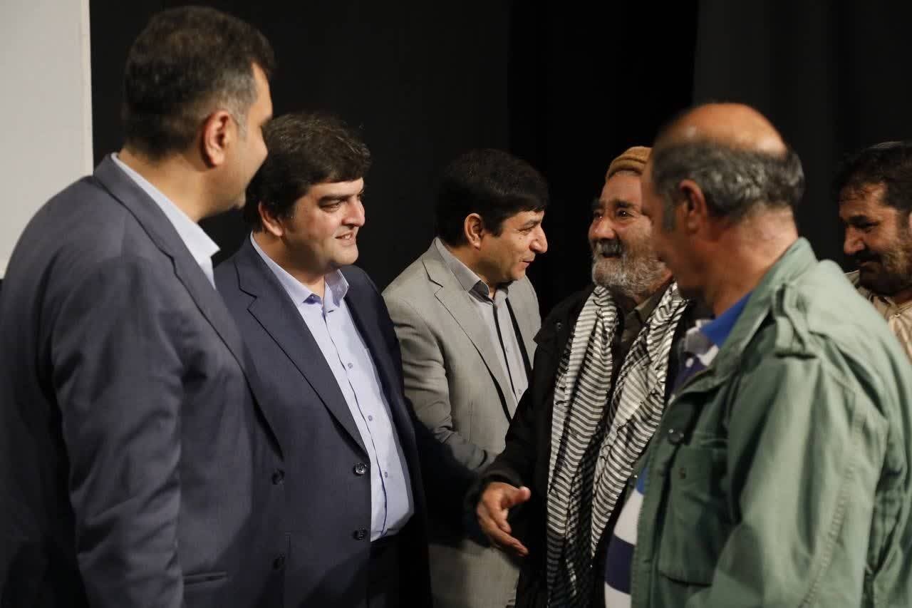 تجلیل از داوطلبان پویش مردمی «نذر آب» در احیای آب‌انبار حاج عبدالوهاب انصاری اردکان