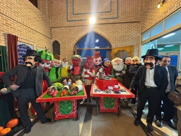 اجرای کاروان عروسکی یلدا در نمایشگاه دائمی شهرداری قرچک