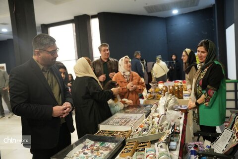 نمایشگاه صنایع‌دستی چله هنر در کرمانشاه