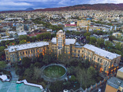 میزبانی عمارت تاریخی ساعت تبریز از گردشگران نوروزی/ پروژه مرمتی و ساماندهی عمارت تاریخی ساعت تبریز تا پایان سال جاری به اتمام می‌رسد