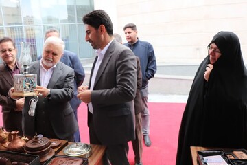 تجلیل از پژوهشگران برتر و هنرمندان برگزیده استان مرکزی با حضور قائم مقام وزیر میراث‌فرهنگی