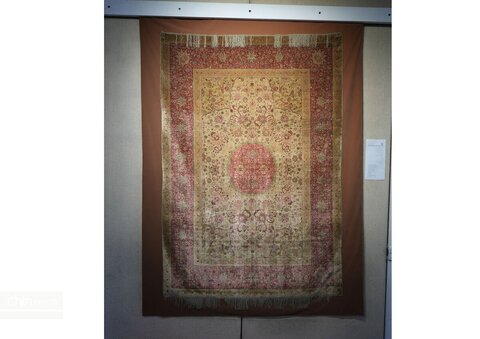 موزه فرش ایران؛ جایی که تار و پود به سخن می‌آیند
