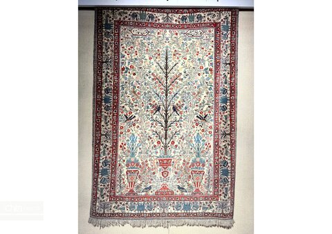 موزه فرش ایران؛ جایی که تار و پود به سخن می‌آیند