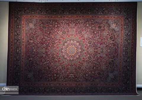 موزه فرش ایران؛ جایی که تار و پود به سخن می‌آیند