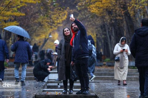 اولین بارش باران در محور فرهنگی و تاریخی چهارباغ اصفهان