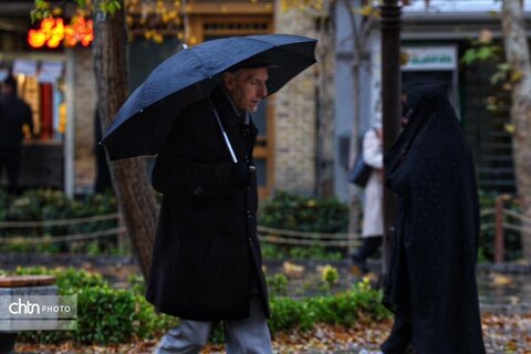 اولین بارش باران در محور فرهنگی و تاریخی چهارباغ اصفهان
