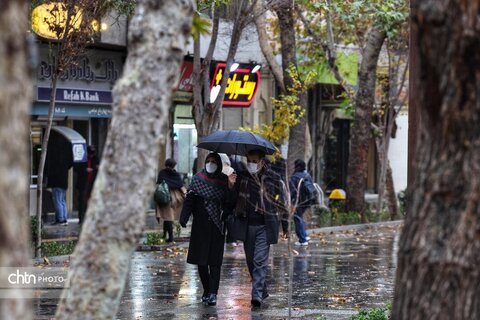 اولین بارش باران در محور فرهنگی و تاریخی چهارباغ اصفهان