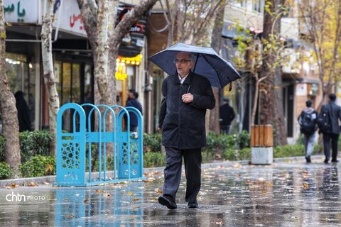 اولین بارش باران در محور فرهنگی و تاریخی چهارباغ اصفهان