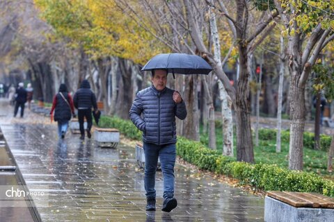 اولین بارش باران در محور فرهنگی و تاریخی چهارباغ اصفهان