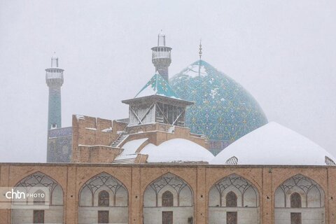 اولین بارش برف در مجموعه جهانی میدان امام (ره)(نقش جهان)