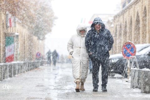 اولین بارش برف در مجموعه جهانی میدان امام (ره)(نقش جهان)