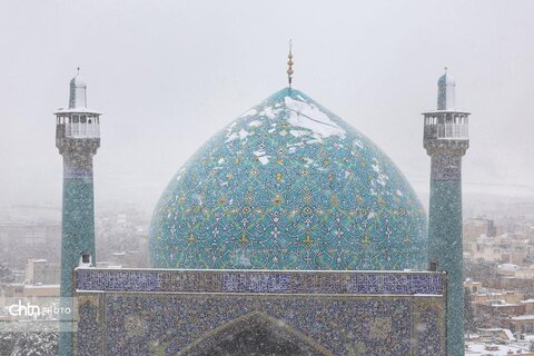 اولین بارش برف در مجموعه جهانی میدان امام (ره)(نقش جهان)