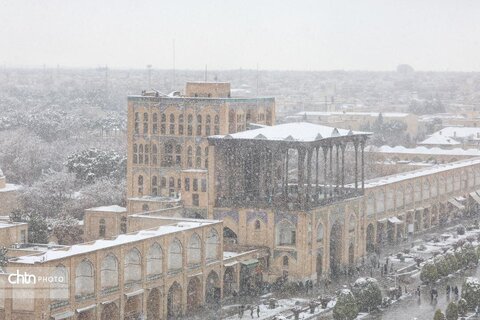 اولین بارش برف در مجموعه جهانی میدان امام (ره)(نقش جهان)