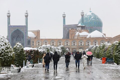 اولین بارش برف در مجموعه جهانی میدان امام (ره)(نقش جهان)
