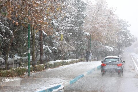 اولین بارش برف در مجموعه جهانی میدان امام (ره)(نقش جهان)