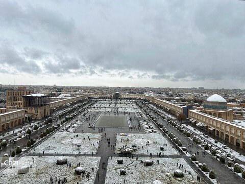اولین بارش برف در مجموعه جهانی میدان امام (ره)(نقش جهان)