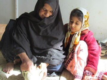 درگذشت بانوی سفالگر کلپورگان؛ حاجیه پری خاتون آزاد، ستاره درخشان صنایع دستی خاموش شد