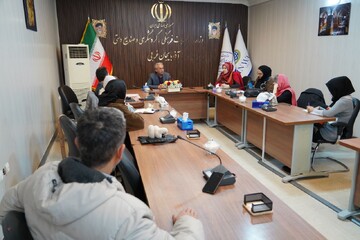 برگزاری نشست آشنایی با سنت‌های شب یلدا برای راهنمایان گردشگری آذربایجان غربی