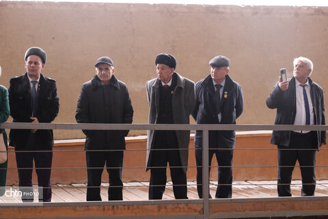 بازدید ادیبان و پزشکان آسیای میانه از بناهای تاریخی همدان