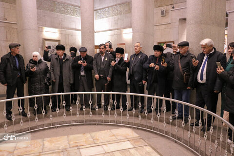 بازدید ادیبان و پزشکان آسیای میانه از بناهای تاریخی همدان