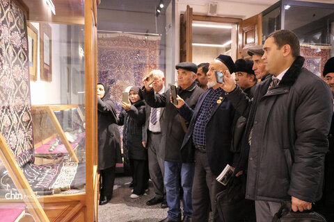 بازدید ادیبان و پزشکان آسیای میانه از بناهای تاریخی همدان