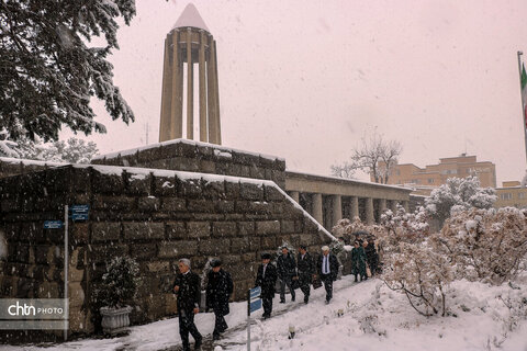 بازدید ادیبان و پزشکان آسیای میانه از بناهای تاریخی همدان