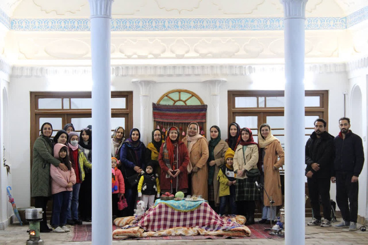 خانه آراسته میزبان هنرمندان صنایع‌دستی بیرجند به مناسبت یلدا