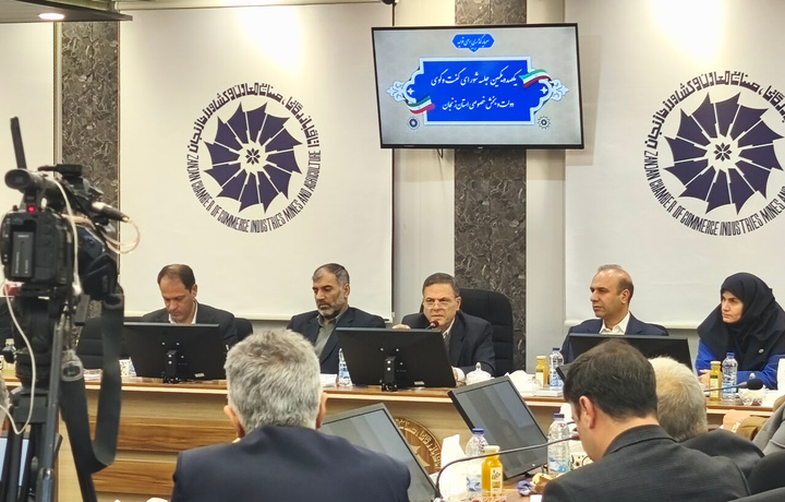 استاندار: حمایت از سرمایه‌گذاران واقعی اولویت مهم استان زنجان است