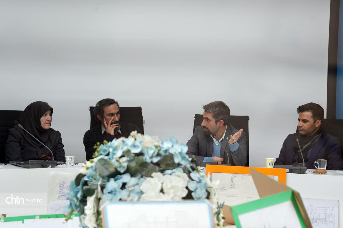 پنل تخصصی چالش‌های احیاء بناهای تاریخی از طریق مشارکت مردمی