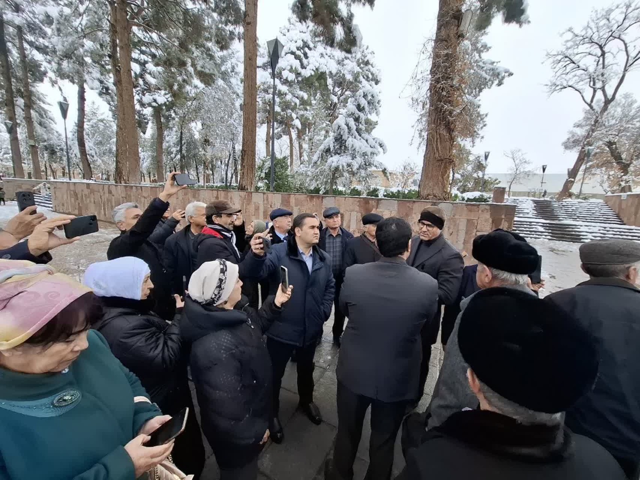 بازدید تور گردشگری ادبی تاجیکستان از جاذبه‌های گردشگری نیشابور