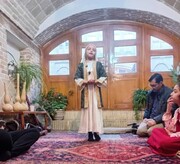 اجرای آیین نقالی و شعر یلدایی در بناهای تاریخی تویسرکان