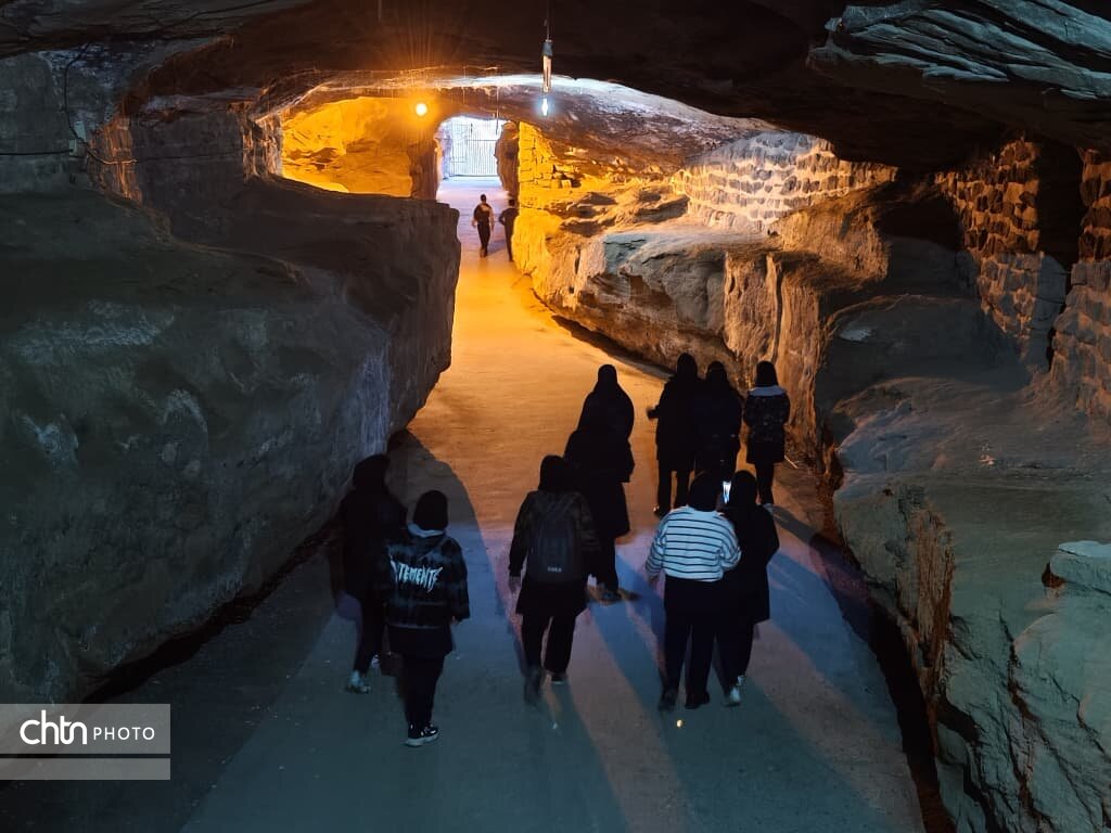 آشناسازی دانشآموزان رشته گردشگری شوشتر با ۲ اثر جهانی این شهر