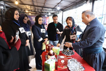 اولین جشنواره دم‌نوش‌های کُردی در کُردستان