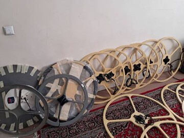 کشف کارگاه تولید فلزیاب و اشیای تاریخی در شهرستان بانه