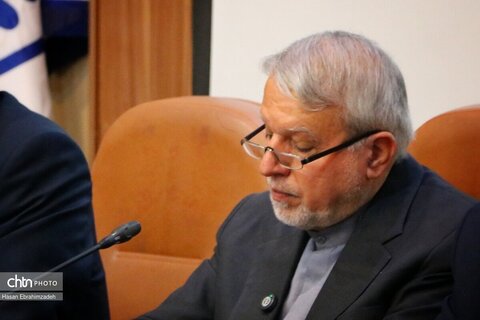 نشست هم‌اندیشی تخصصی اعضای هیات علمی دانشگاه مازندران با وزیر میراث‌فرهنگی