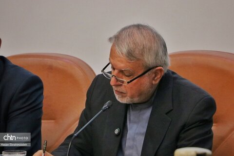 نشست هم‌اندیشی تخصصی اعضای هیات علمی دانشگاه مازندران با وزیر میراث‌فرهنگی