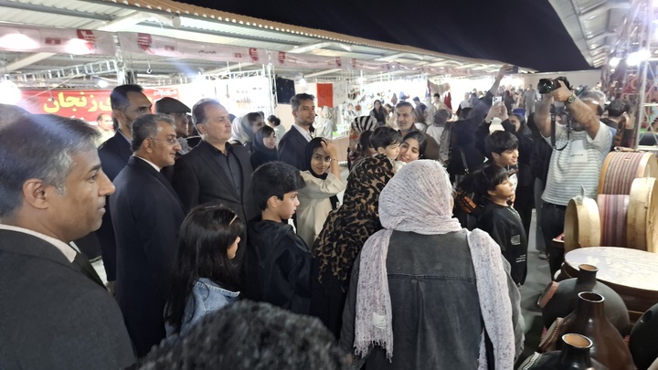 بازدید شهردار بندرعباس از هفتمین نمایشگاه سراسری صنایع‌دستی هرمزگان