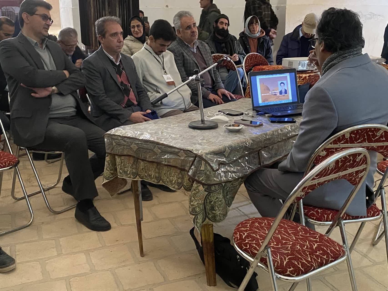 باز خوانی معماری تاریخی در دل اشکذر / برگزاری نشست تخصصی مرمت در مجموعه تاریخی سلطان بندرآباد