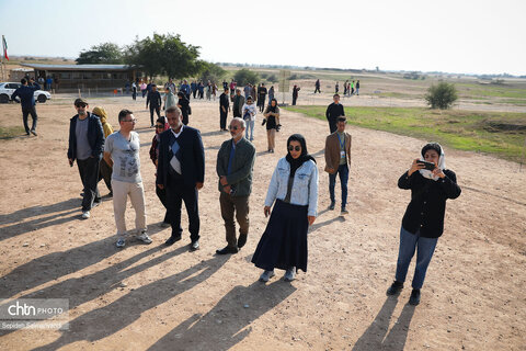 گشت خبرنگان داخلی و خارجی در محوطه میراث جهانی چغازنبیل