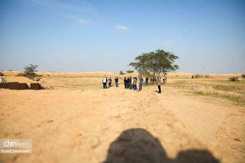 گشت خبرنگان داخلی و خارجی در محوطه میراث جهانی چغازنبیل