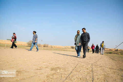 گشت خبرنگان داخلی و خارجی در محوطه میراث جهانی چغازنبیل