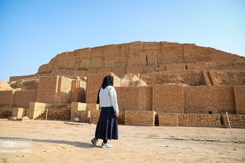 گشت خبرنگان داخلی و خارجی در محوطه میراث جهانی چغازنبیل