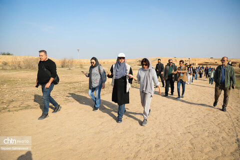 گشت خبرنگان داخلی و خارجی در محوطه میراث جهانی چغازنبیل