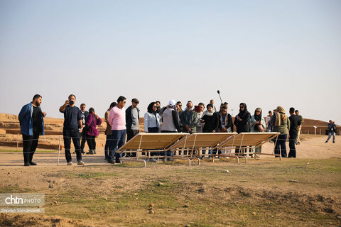 گشت خبرنگان داخلی و خارجی در محوطه میراث جهانی چغازنبیل
