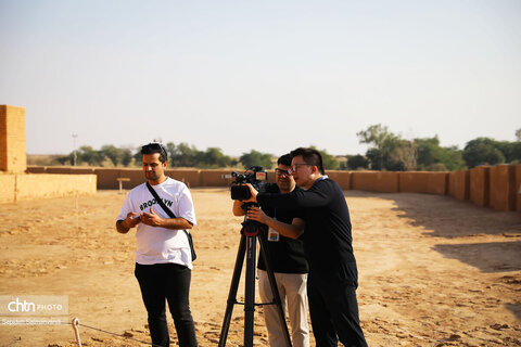 گشت خبرنگان داخلی و خارجی در محوطه میراث جهانی چغازنبیل