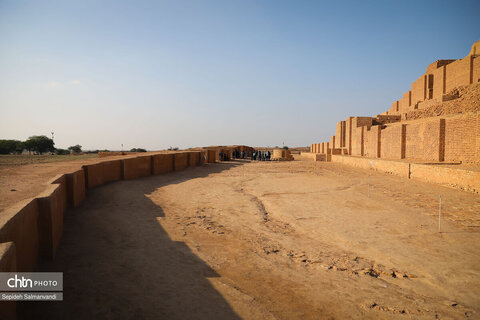 گشت خبرنگان داخلی و خارجی در محوطه میراث جهانی چغازنبیل
