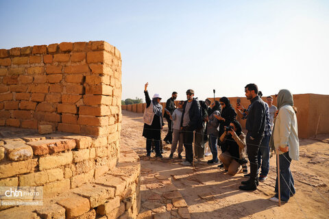 گشت خبرنگان داخلی و خارجی در محوطه میراث جهانی چغازنبیل