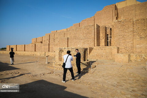 گشت خبرنگان داخلی و خارجی در محوطه میراث جهانی چغازنبیل