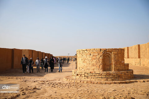 گشت خبرنگان داخلی و خارجی در محوطه میراث جهانی چغازنبیل