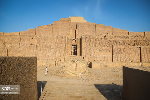 گشت خبرنگان داخلی و خارجی در محوطه میراث جهانی چغازنبیل